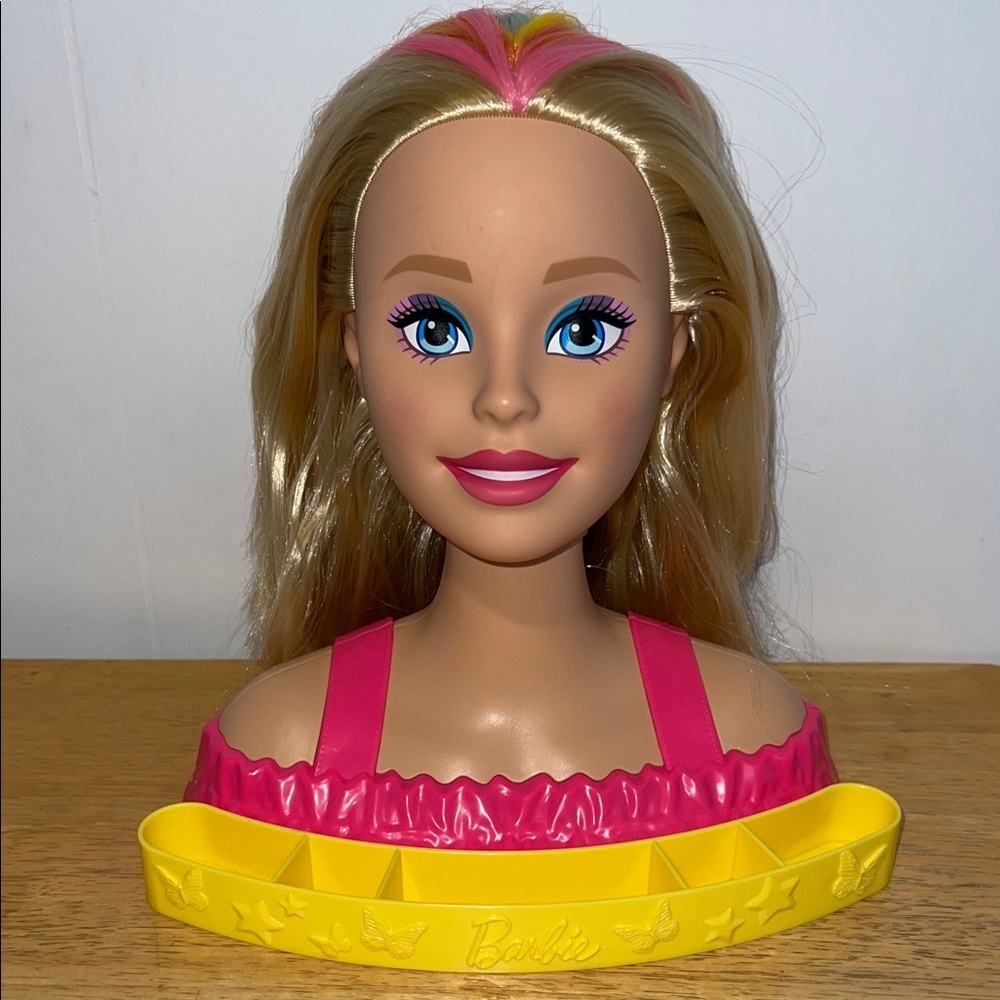 Mattel Barbie Styling Head with Pink Highlights and Yellow Accessories